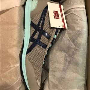 Onitsuka Tiger Ult-Racer women’s sneaker size 11.5